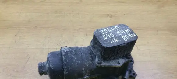 Oil filter mounting bracket