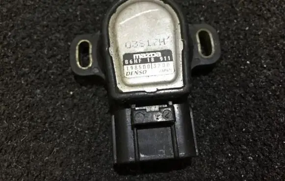 Mazda 323 F Throttle valve position sensor b6hf18911
