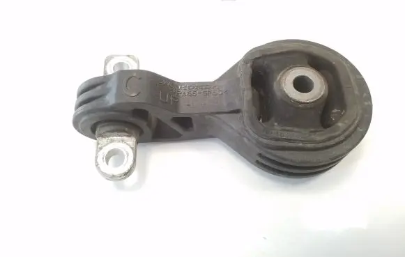 Honda CR-V Engine mount bracket