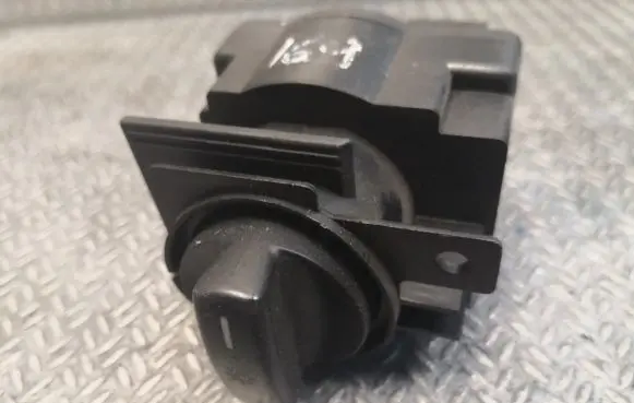 Mercedes-Benz A W169 Light switch 1695453004