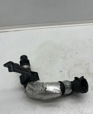 Engine coolant pipe/hose