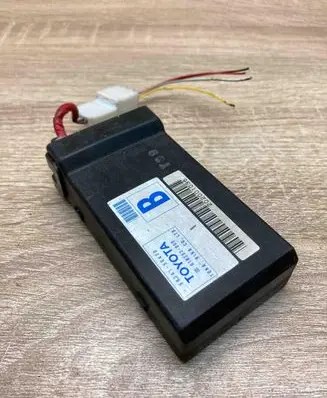 Toyota Corolla E120 E130 Door control unit/module 8974150470 61B202000