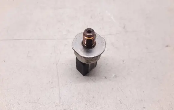 Fuel pressure sensor