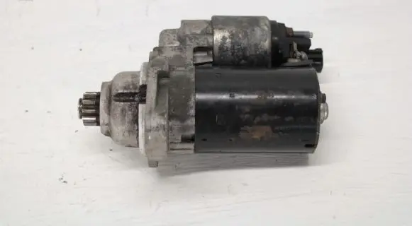 Volkswagen Touran I Starter motor 02Z911023E