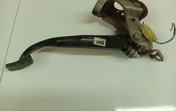 Hyundai i30 Brake pedal