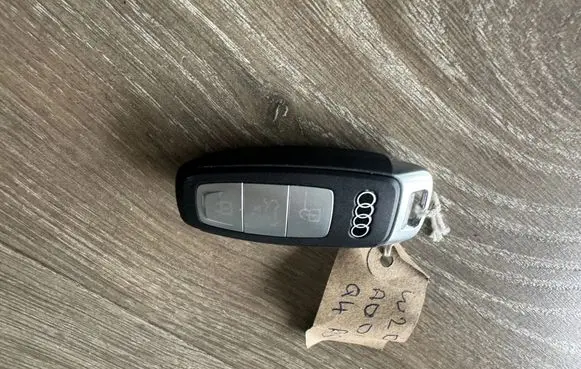 Audi Q4 Sportback e-tron Ignition key/card ZZZ