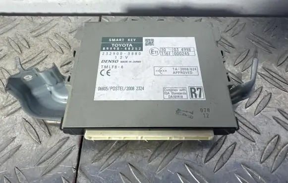 Lexus RX 450H Keyless (KESSY) go control unit/module 8999048252 2329003880