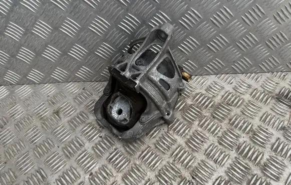 Audi A6 S6 C8 4K Engine mount bracket 4M0199372