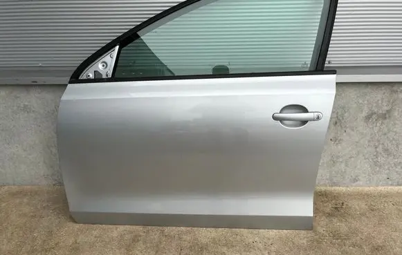 Volkswagen Jetta VI Front door LA7W