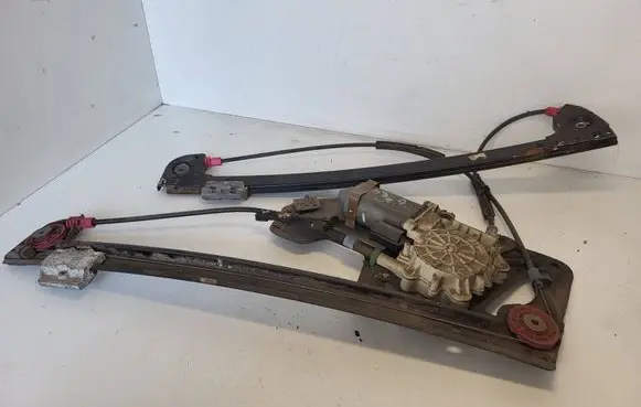 BMW 7 E38 Front door window regulator with motor 8125202
