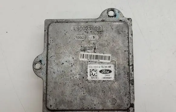 Ford Kuga II Voltage converter/converter module