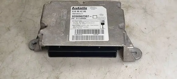 Renault Megane II Airbag control unit/module 611130900A 610904700 8200962397