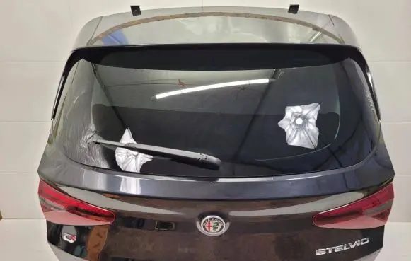 Alfa Romeo Stelvio Tailgate/trunk/boot lid