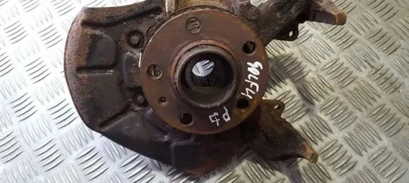Volkswagen Golf IV Front wheel hub