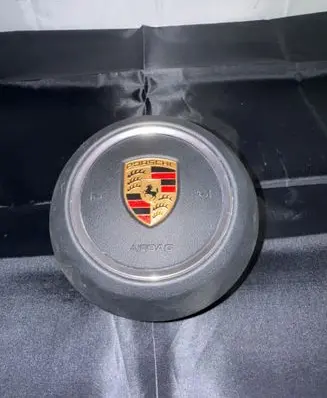 Steering wheel airbag