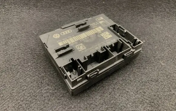 Audi S5 Door control unit/module 8T0959792G P10093884 1T0959792P