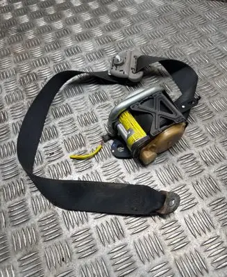 Mitsubishi L200 Front seatbelt C90236 2650823R