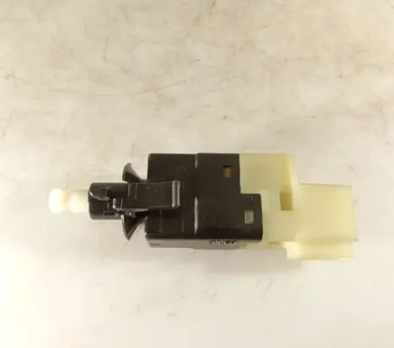 Mercedes-Benz Sprinter W901 W902 W903 W904 Brake pedal sensor switch A0015456709