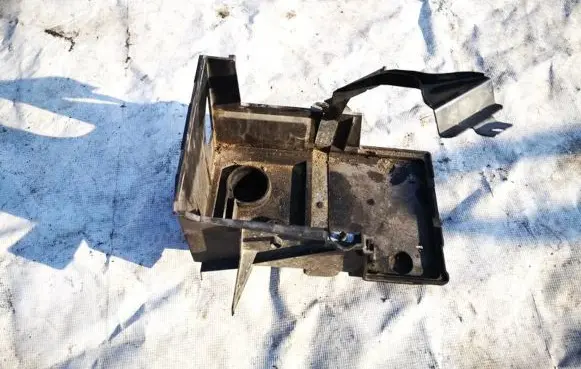 Volvo V50 Battery box tray 