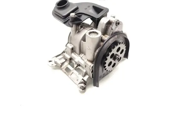 BMW 3 E90 E91 Oil pump 7812449 62440410