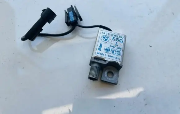 BMW 5 E39 Antenna control unit 65248362532 6524-8362532