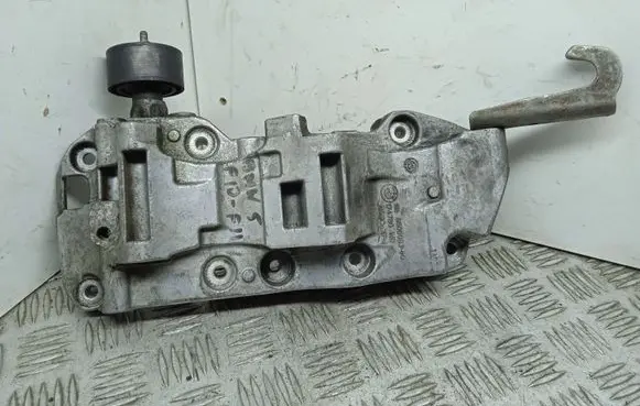 BMW 5 F10 F11 Generator/alternator bracket 8506863