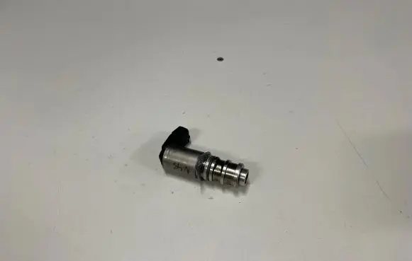 BMW 3 E90 E91 Camshaft vanos timing valve 7584990