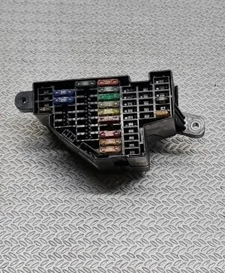 Volkswagen Golf V Fuse module 1K1941824