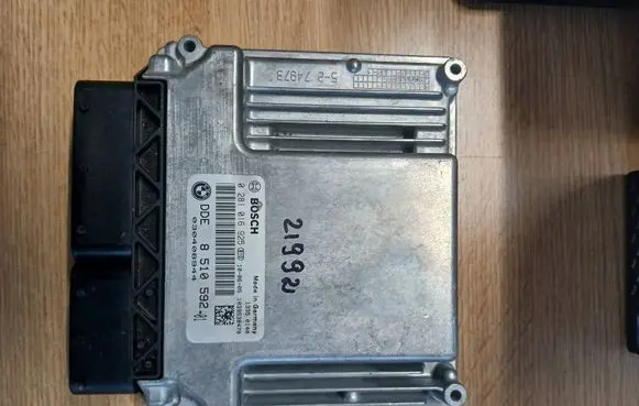 BMW X1 F48 F49 Engine control unit/module 0281016925 8510592