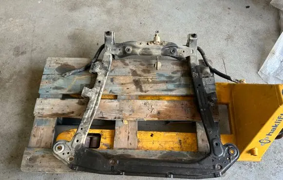 Dacia Sandero II Front subframe