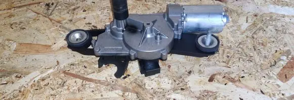 Ford Kuga I Rear window wiper motor 8V4117K441AC