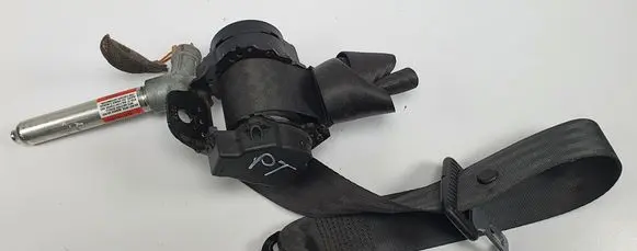 Ford Focus Rear seatbelt 8665537