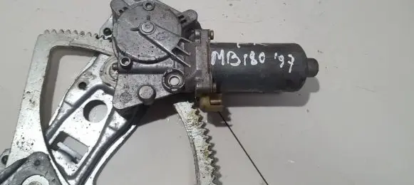 Mercedes-Benz C W202 Front door window regulator motor 0130821639