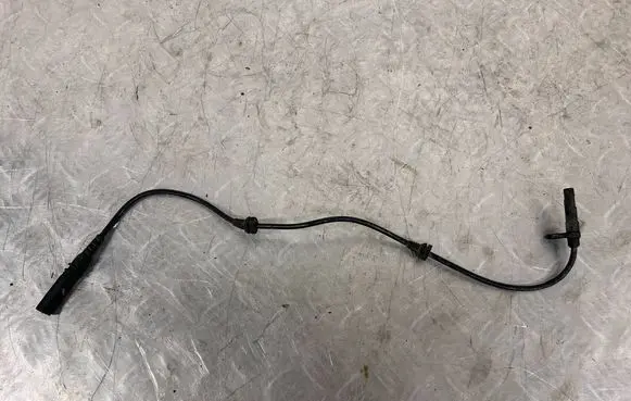 BMW X5M E70 ABS brake wheel speed sensor 6908705