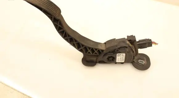 Mazda 6 Accelerator throttle pedal GS1D41600