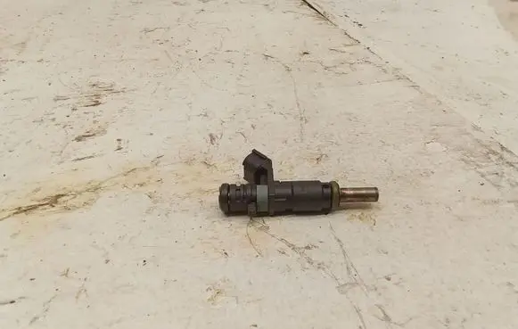 Volkswagen Golf V Fuel injector 07K906031C 6239F08386 SM9