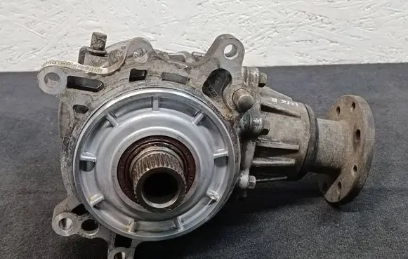 Gearbox transfer box case