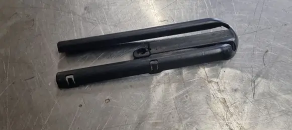 BMW 5 E39 Front passenger seat rail 52108207214