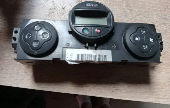 Renault Scenic II - Grand scenic II Climate control unit 8200344841
