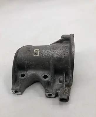 Mercedes-Benz GLB x247 Driveshaft support bearing bracket A6542200031