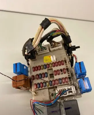 Nissan Almera N16 Fuse box set 24350AV700 1220012