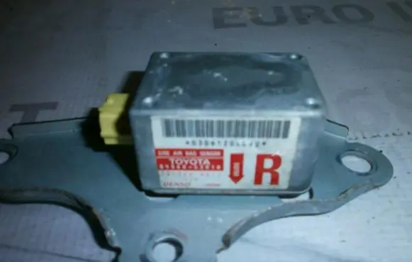 Lexus IS 200-300 Airbag control unit/module 8986053010