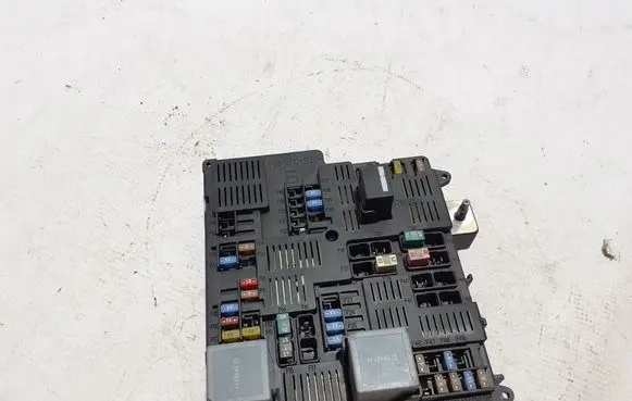 Volvo S60 Fuse module 31473770