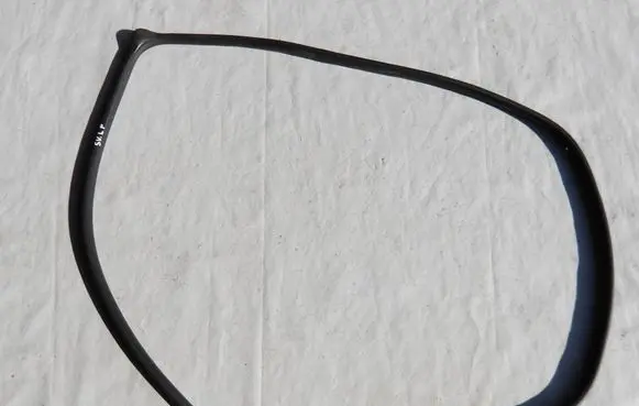 Suzuki Vitara (LY) Front door rubber seal 