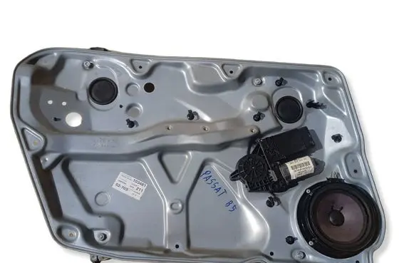 Volkswagen PASSAT B5 Front door window regulator motor 3B4837751EGKASACJ 3B4837751EG
