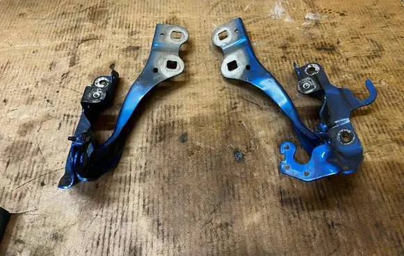 Ford Bronco Engine bonnet/hood hinges M2DB16800AA M2DB16801AA