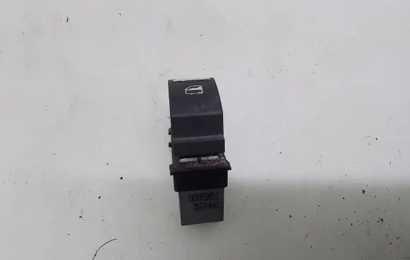 Volkswagen Touran I Electric window control switch