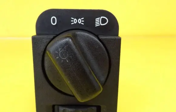 Opel Corsa B Light switch 90481764
