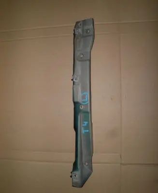 Volkswagen Transporter - Caravelle T4 Fender mounting bracket