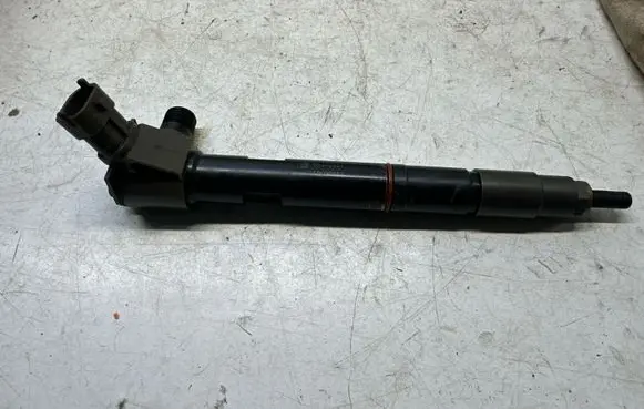 Opel Astra K Fuel injector 55490361